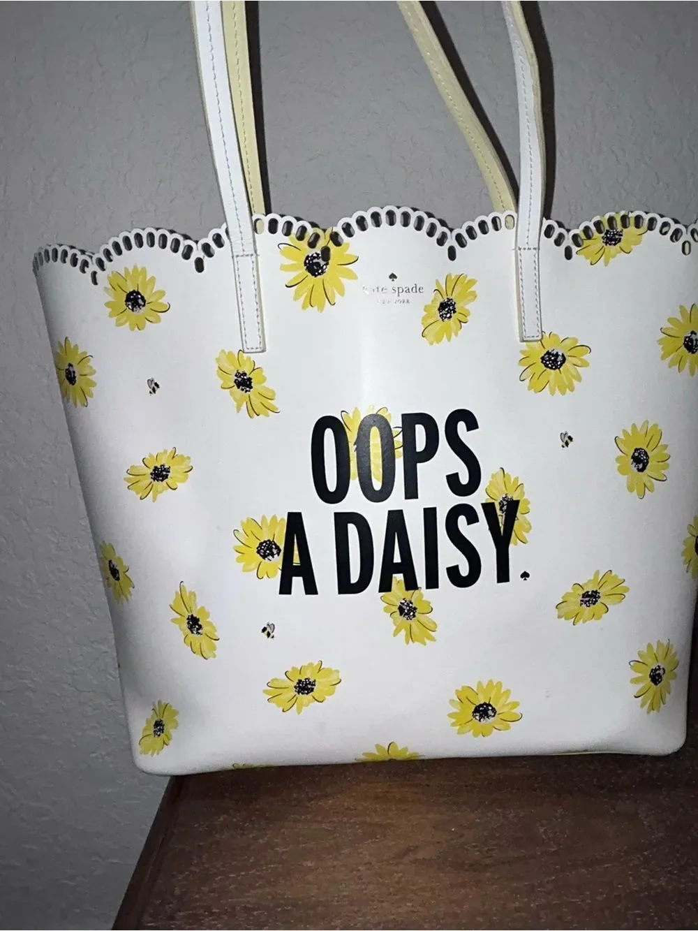 Kate Spade “Oops A Daisy” Daisy Bee 100% Cowhide Leather Large Tote Purse Bag